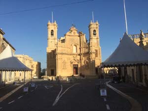 Gozo
                  19(18)